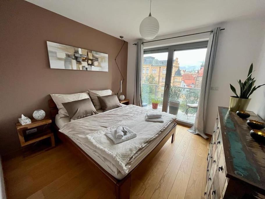 Apartment In Historical Center With Park View Plzeň Dış mekan fotoğraf